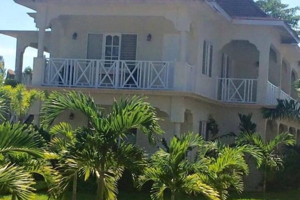 Hotel Coral Seas Beach Resort (Whitehall)